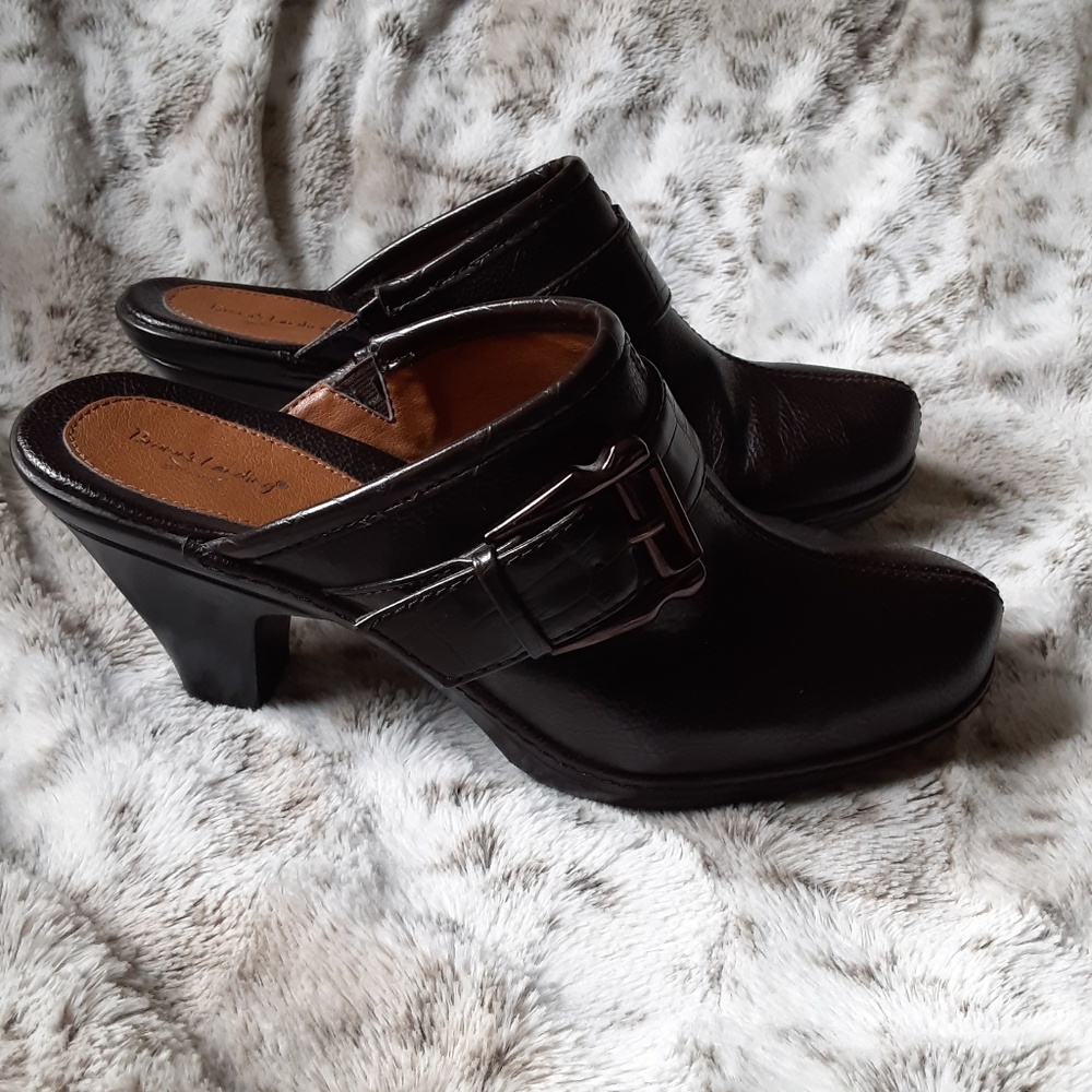 Brown's Landing heeled mules 9.5M